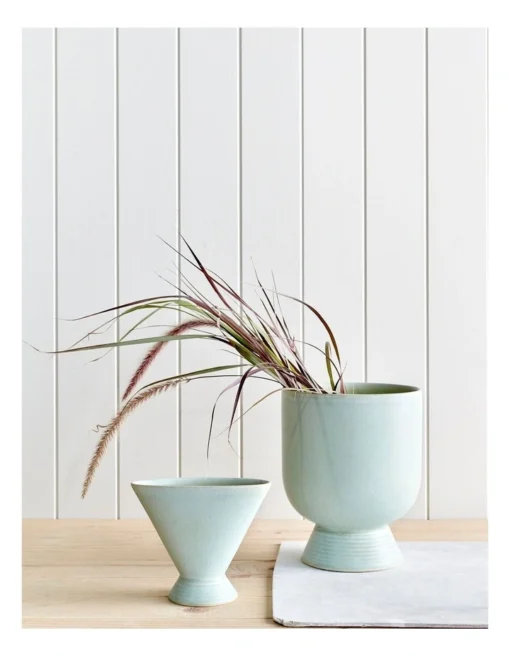 Florist Corner Scallop Vase In Mint Green -Home Décor Sales