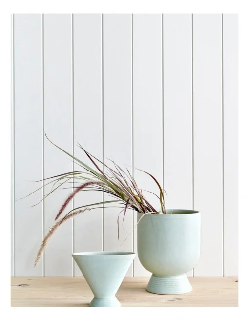 Florist Corner Scallop Vase In Mint Green -Home Décor Sales